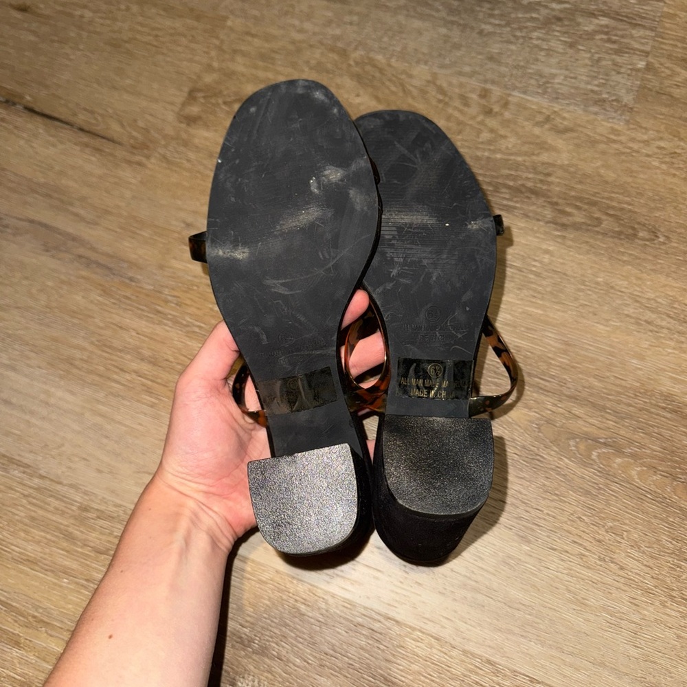 Lulu’s Heels - Picture 2 of 3